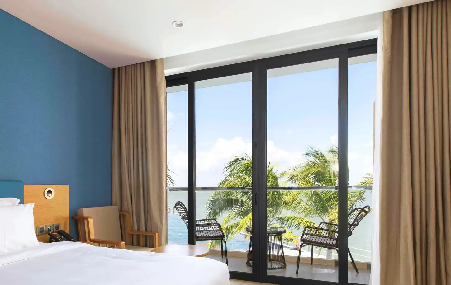Phòng Premier Double Ocean View Hướng Nhìn Ra Biển