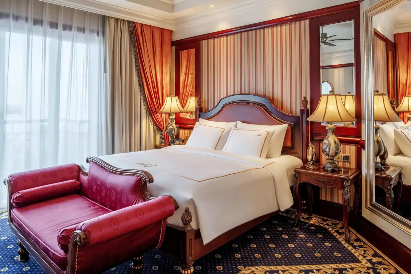 Heritage Deluxe King Hồ Bơi Hoặc Vườn