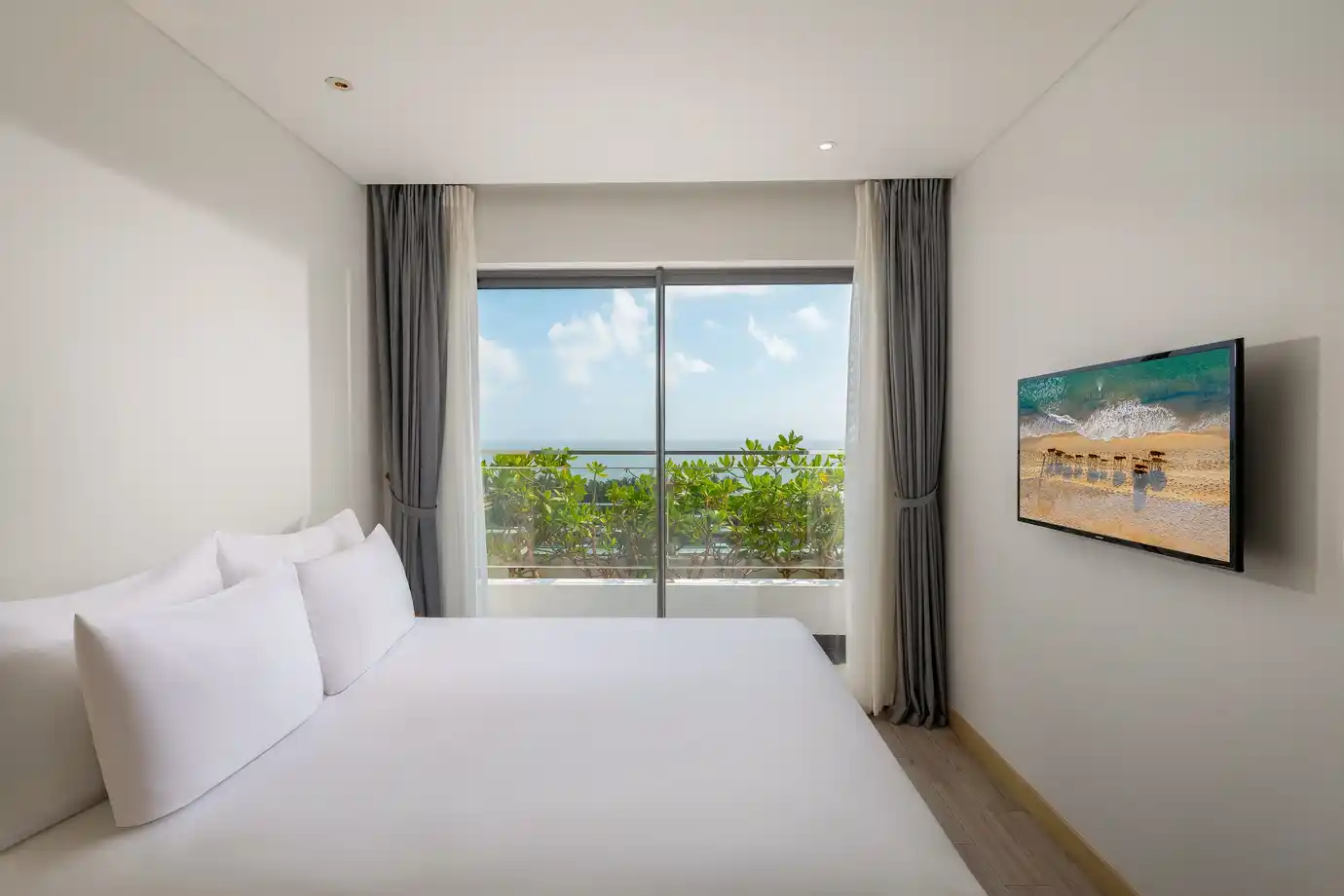 Căn Hộ 1 Phòng Ngủ Có Ban Công Hướng Nhìn Ra Biển
